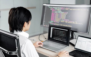 鹿邑 ,php声明和调用变量的符号是什么？